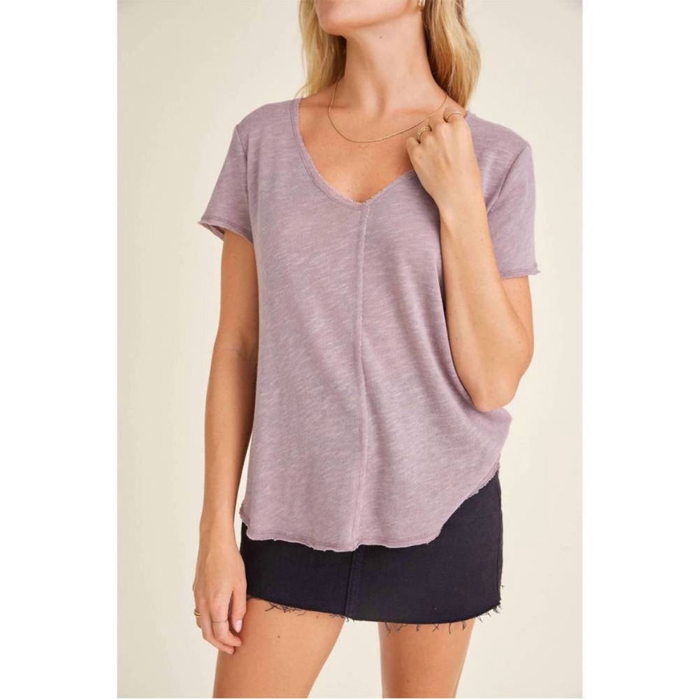 Relaxed V-Neck Short Sleeve Top in Mauve